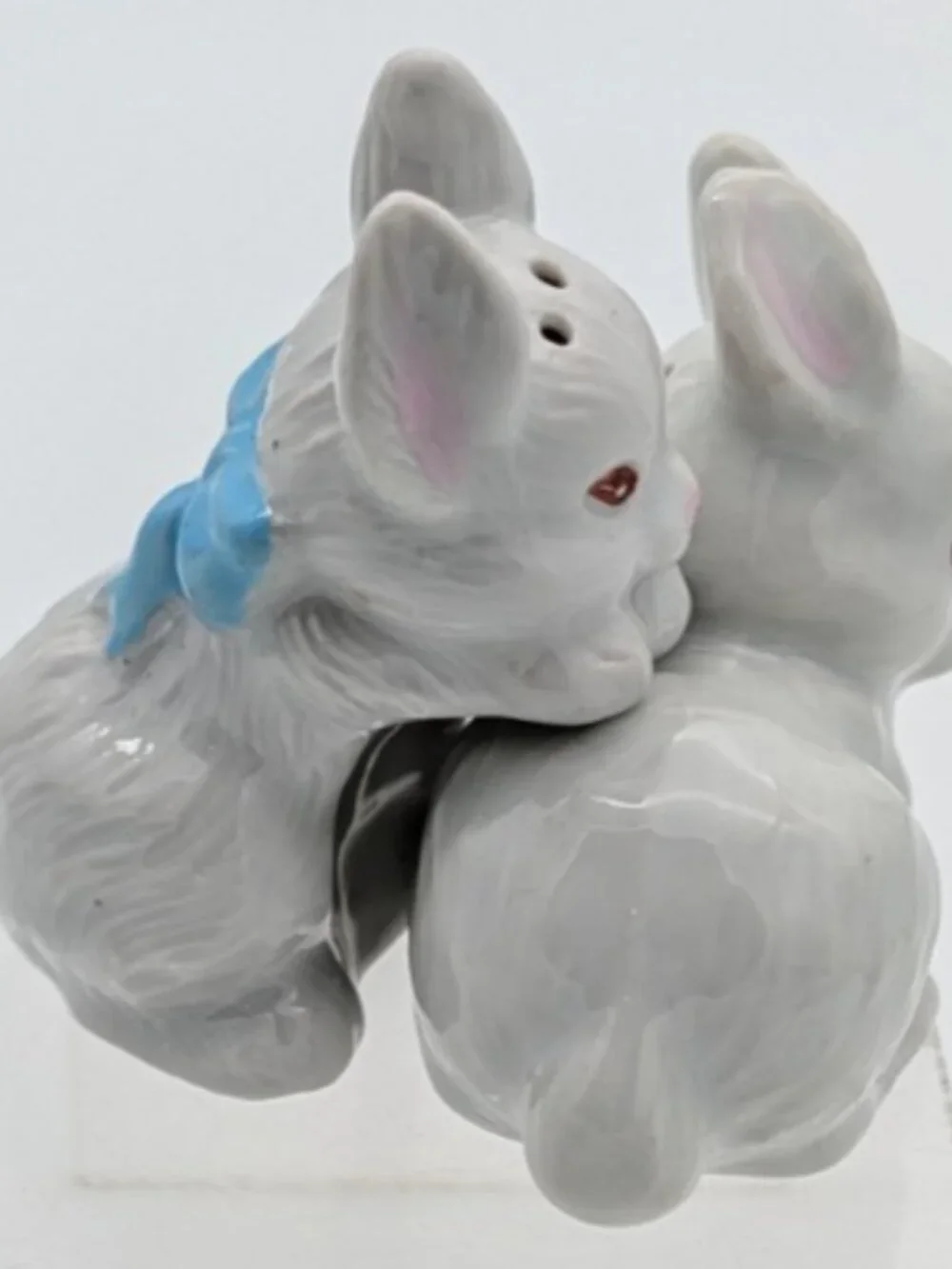Vintage Enesco White Bunny Rabbit Salt & Pepper Shaker Set, CUTE Easter.